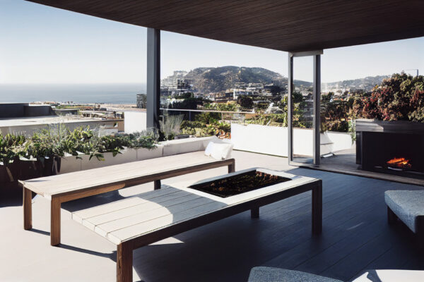 PennQuinnDad_A_modern_rooftop_Deck_in_the_style_of_Dwell_Magazi_f3fb4178-5897-496e-9716-bc310e78b47c
